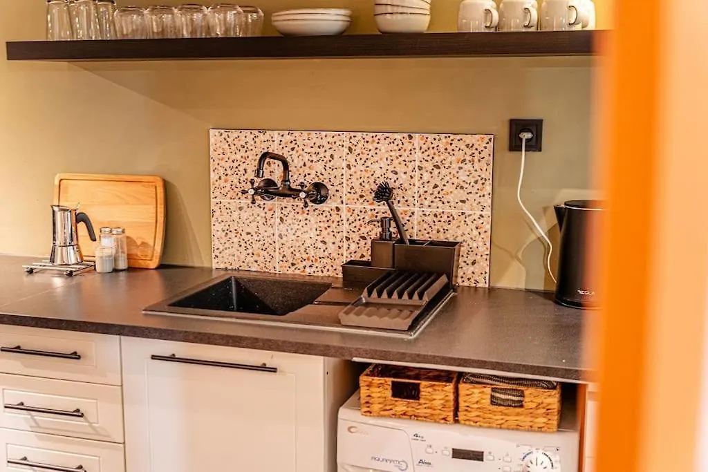 Rose Garden Apartment In Centre For 4 布达佩斯