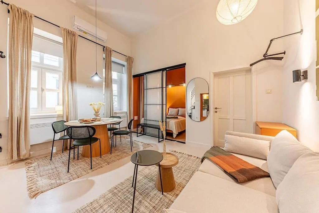 Rose Garden Apartment In Centre For 4 布达佩斯 匈牙利