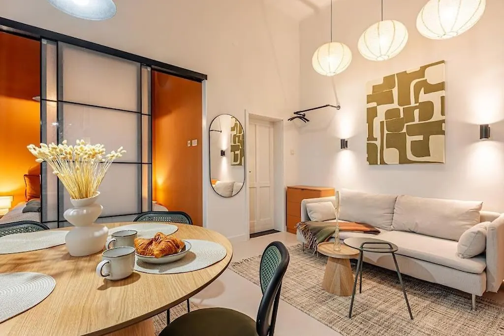 Rose Garden Apartment In Centre For 4 布达佩斯