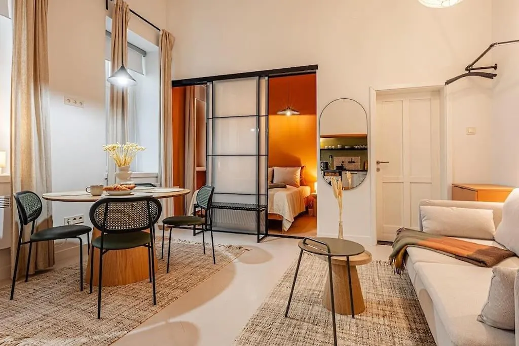 Rose Garden Apartment In Centre For 4 布达佩斯