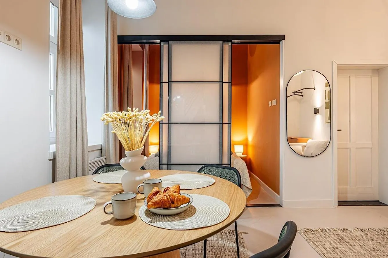Rose Garden Apartment In Centre For 4 布达佩斯