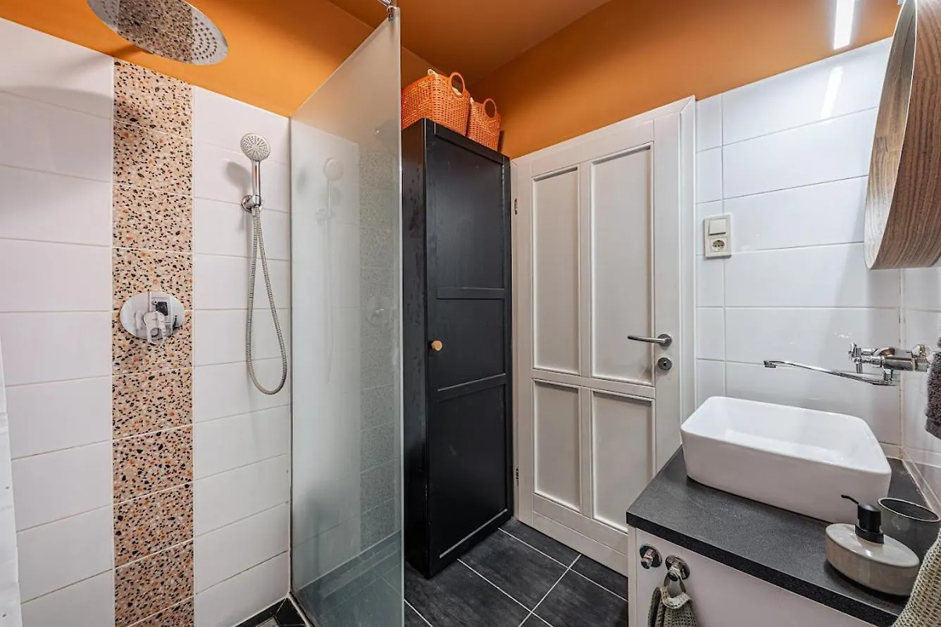 Rose Garden Apartment In Centre For 4 布达佩斯